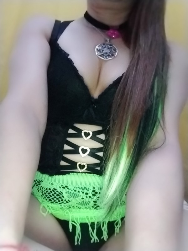 MARAVILLOSA GUAPA HERMOSA DISFRUTA