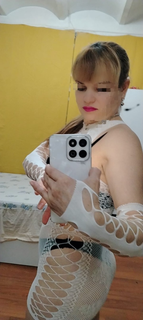 MARAVILLOSA GUAPA HERMOSA DISFRUTA