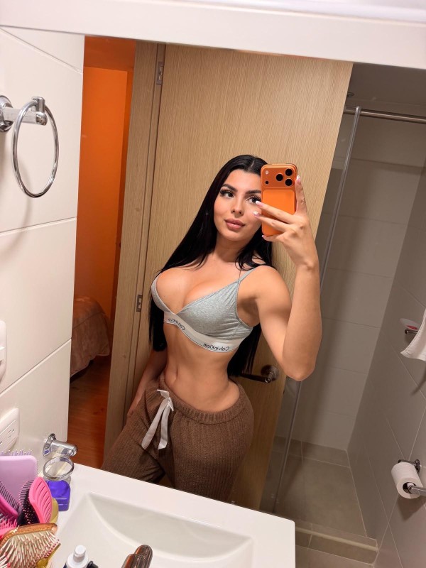 MORENA MORBOSA, DIVINA Y CON CUERPAZO