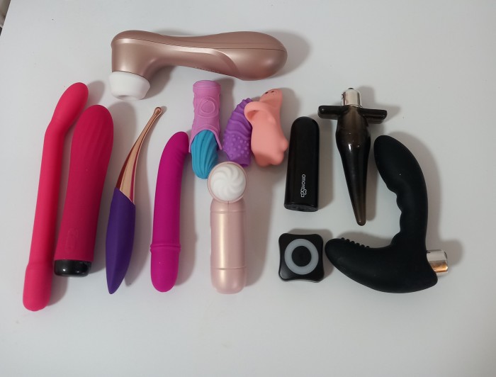 RUBIA SENSUAL MULTIORGASMICA JUGUETES SATISFYER