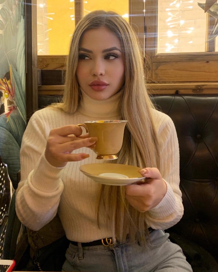 SOY LAURA, BRASILEÑA CALUROSA ESPERANDO POR TI