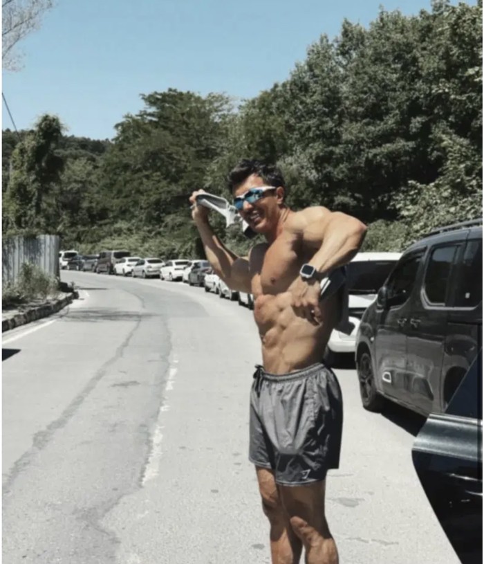 CHICO LATINO XXL POLLON FIESTERO Y CAÑIRO