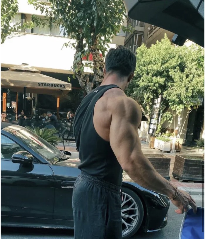 CHICO LATINO XXL POLLON FIESTERO Y CAÑIRO