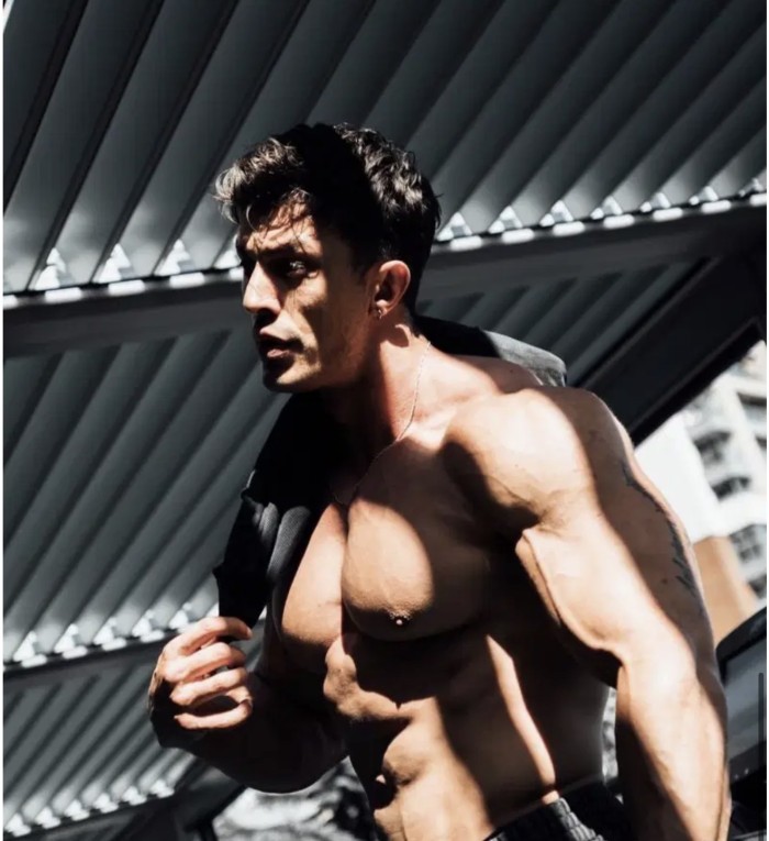 DAVID HOMBRE MODELO GYM DE PASO POR MARBELLA