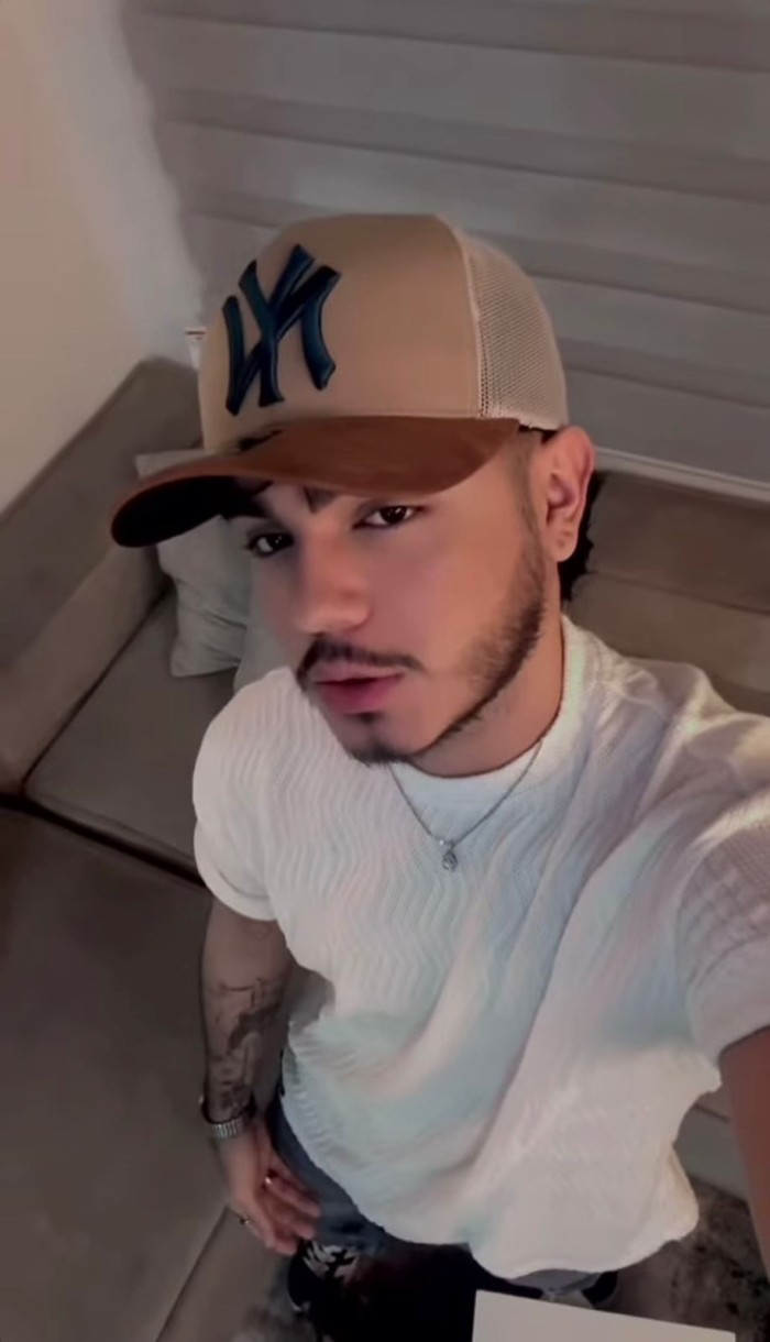 LIAM COLOMBIANO DISCRETO Y SOFISTICADO