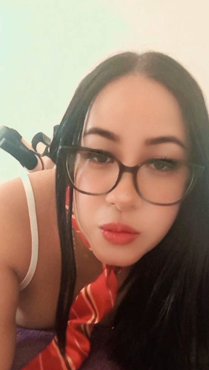 CHICA CALIENTE, FIESTERA Y MUY ATREVIDA ESTA NOCHE