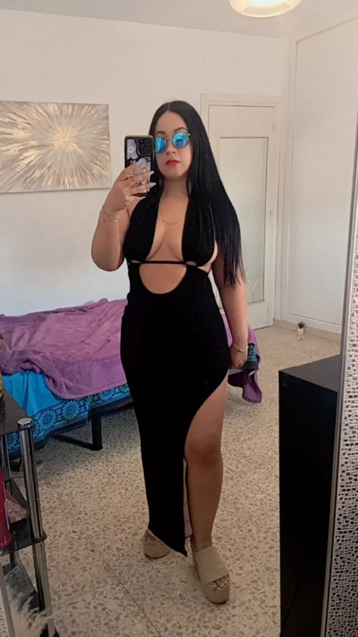 CHICA CALIENTE, FIESTERA Y MUY ATREVIDA ESTA NOCHE
