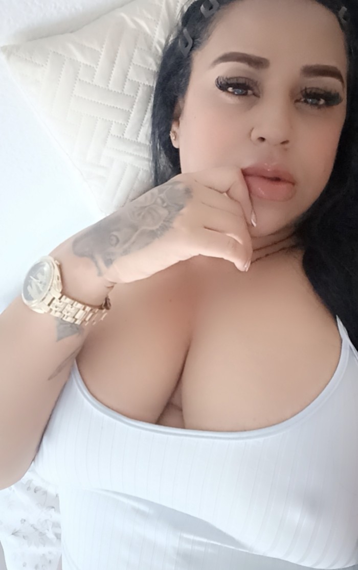 Colombiana tatuada muy completa en SESEÑA