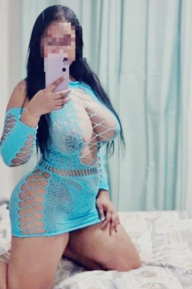 MANUELA BELLÍSIMA Y CACHONDA Y FIESTERA