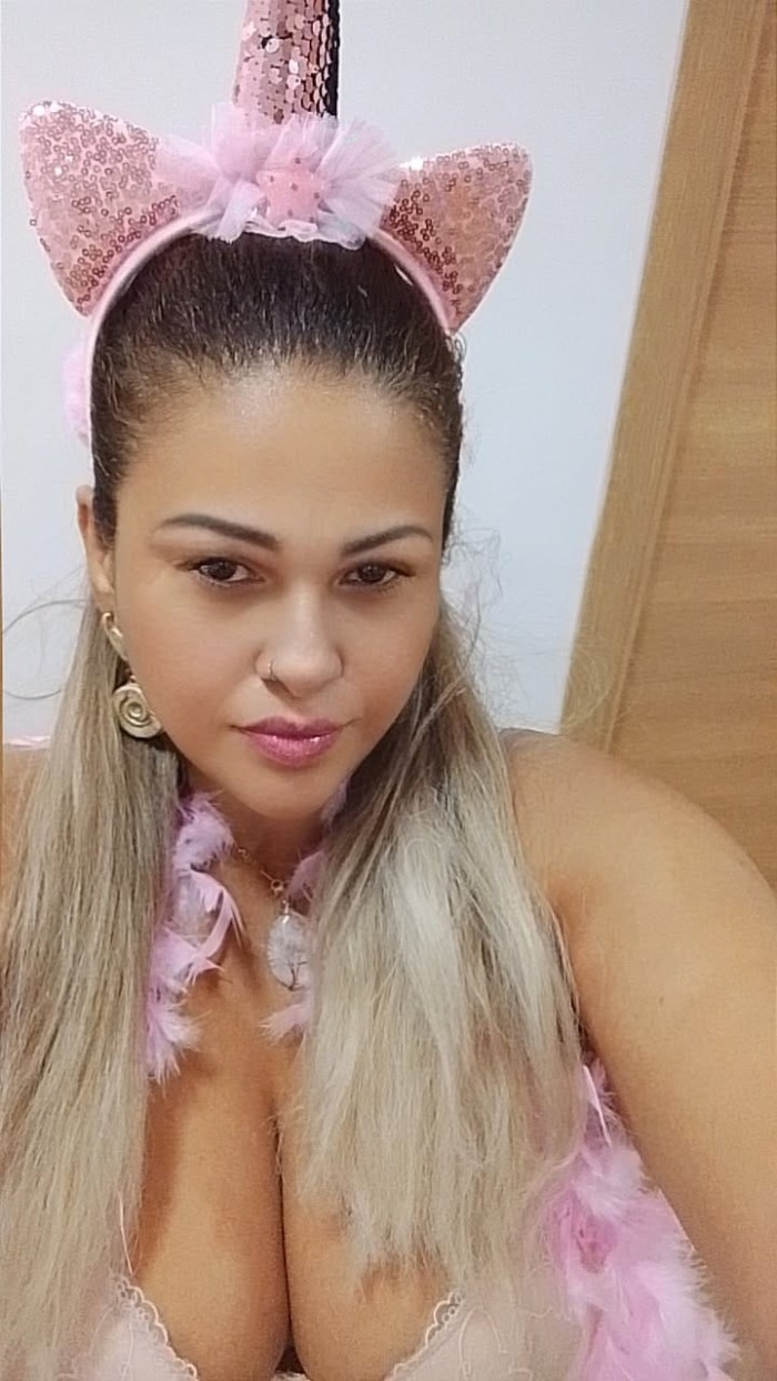 CRISTINA BRASILEÑA PECHUGONA CURVY