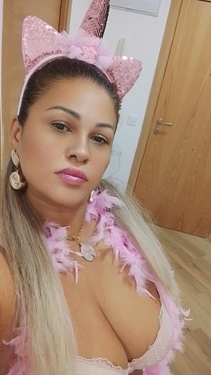 CRISTINA BRASILEÑA PECHUGONA CURVY