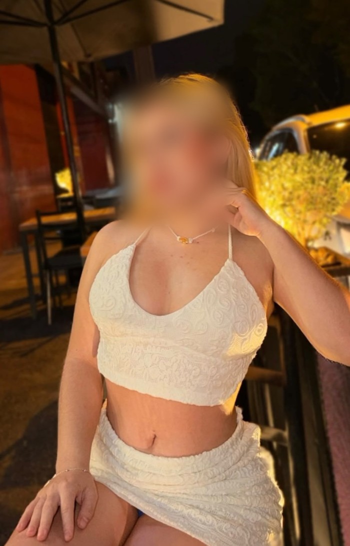 GUAPÍSIMA BRASILEIRA muy caliente, FOLLAMOS AHORA?