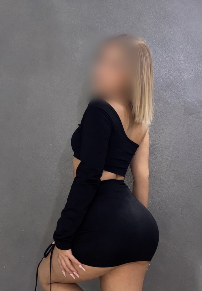 GUAPÍSIMA BRASILEIRA muy caliente, FOLLAMOS AHORA?