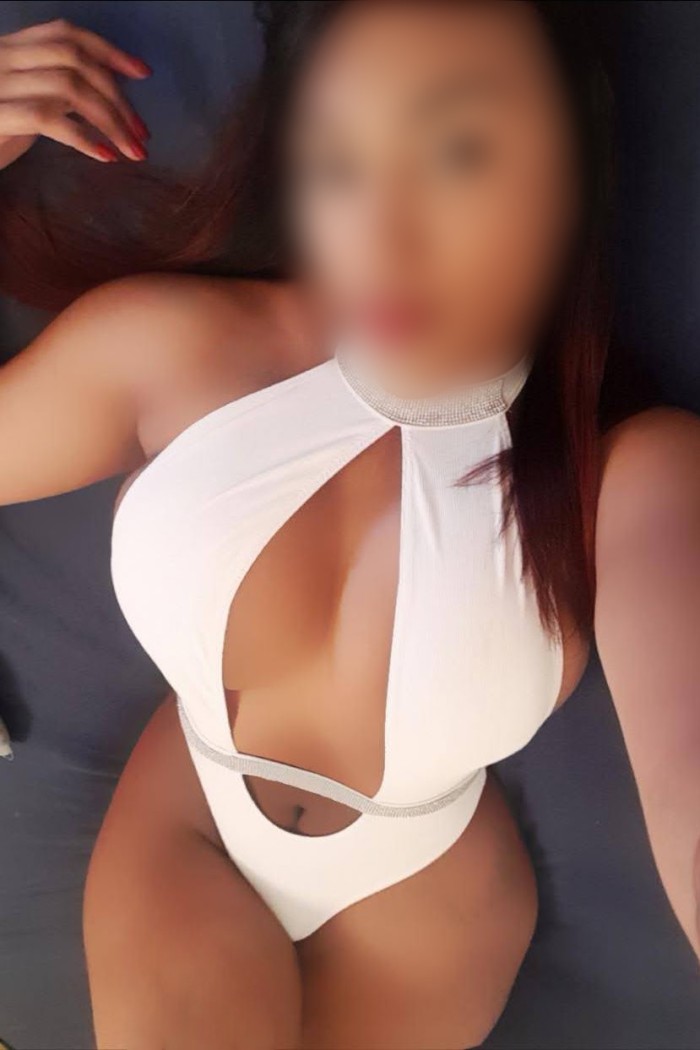 CAMILA, VALERIA Y ROMINA – TRÍO LATINO EN VIGO CENTRO