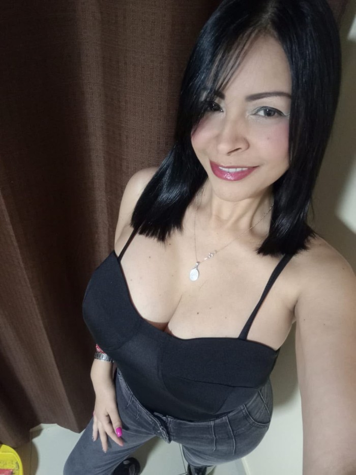 AMIGAS ARDIENTES FIESTERAS EN TETUAN