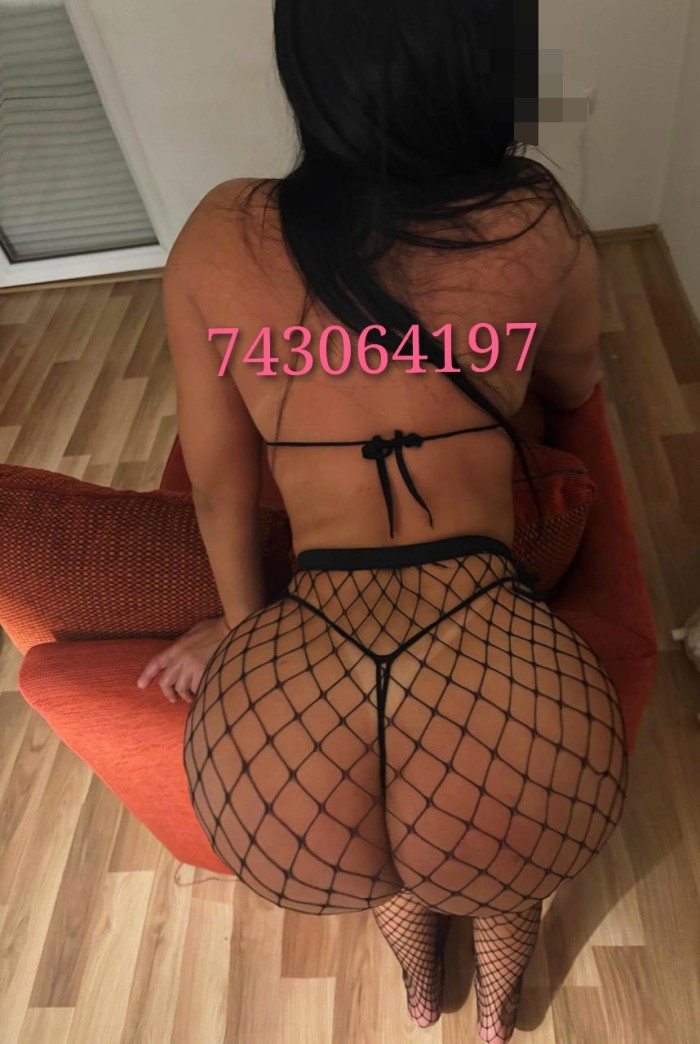 CHICA GUARRA Y MORBOSA EN TU CUIDAD FIESTERA 24H