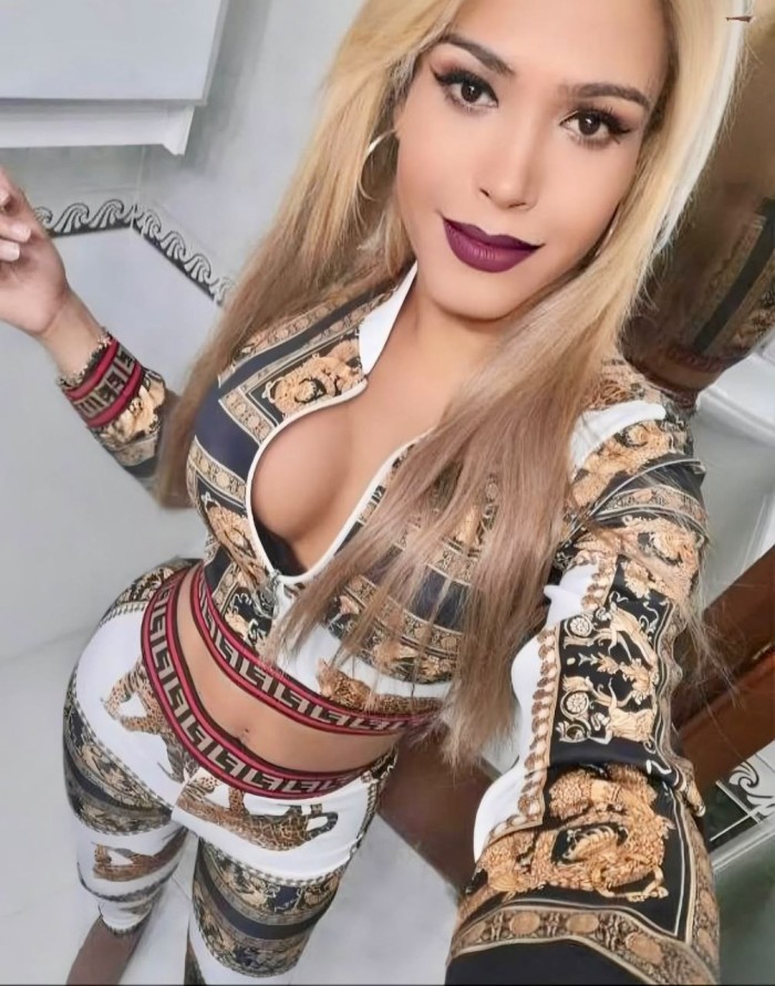 LA MAS TRAVIESA Y FEMENINA , FIESTERA 24H