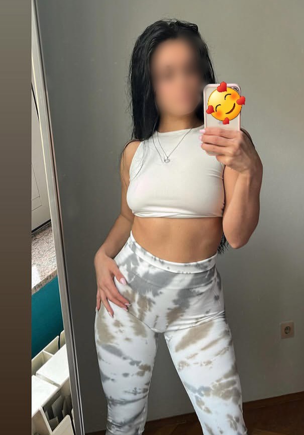 Jovencita cachonda y sexy