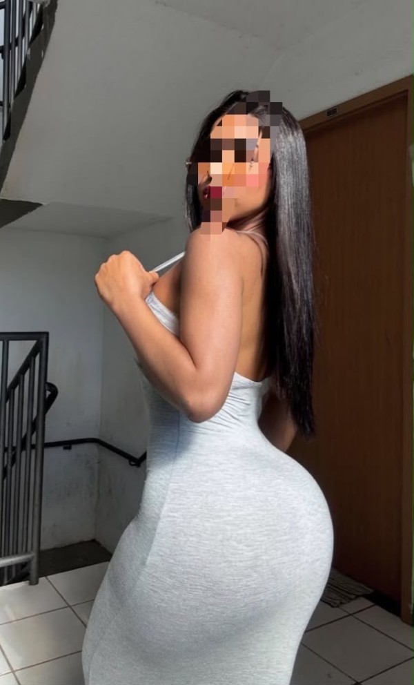 Valentina Morena curvy con culo grande en Toledo poligono
