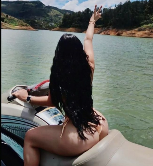 Hermosa colombiana recién llegada