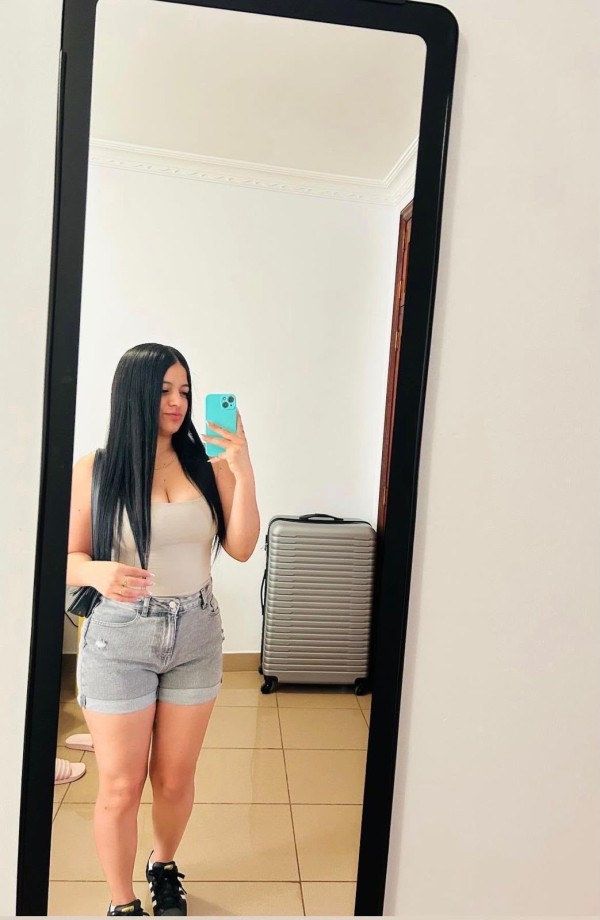 LAS MAS CACHONDA Y VICIOSA DE ARRECIFE 24H