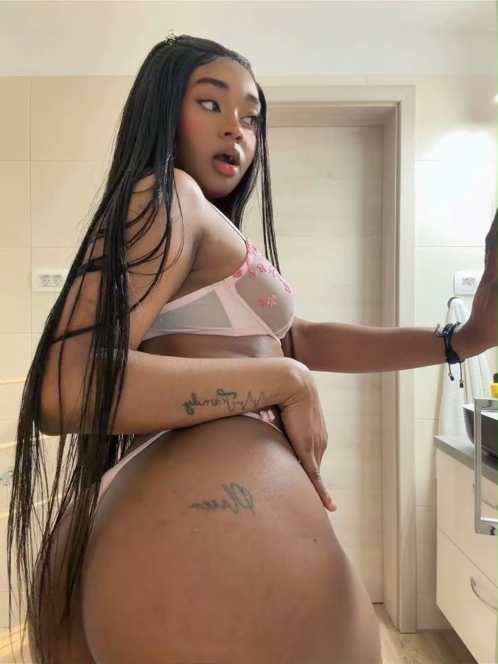 NOEMY MORENA CANDENTE NOVEDAD EN MADRID