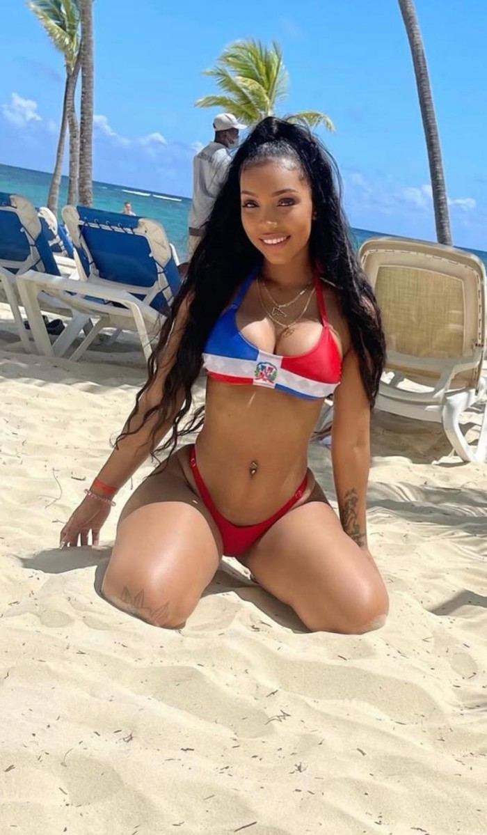 Dominicana muy caliente en Plaza Castilla