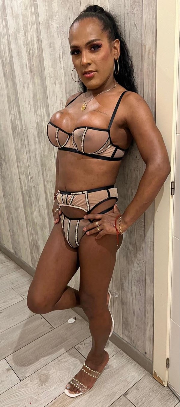 NOVEDAD KATALEYA FIESTERA CALIENTE MUY CACHONDA