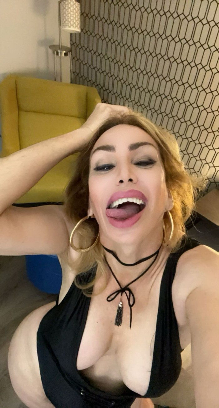 CHICA TRANS CACHONDISIMA Y SENSUAL VERSATIL MUY COMPLACIENTE