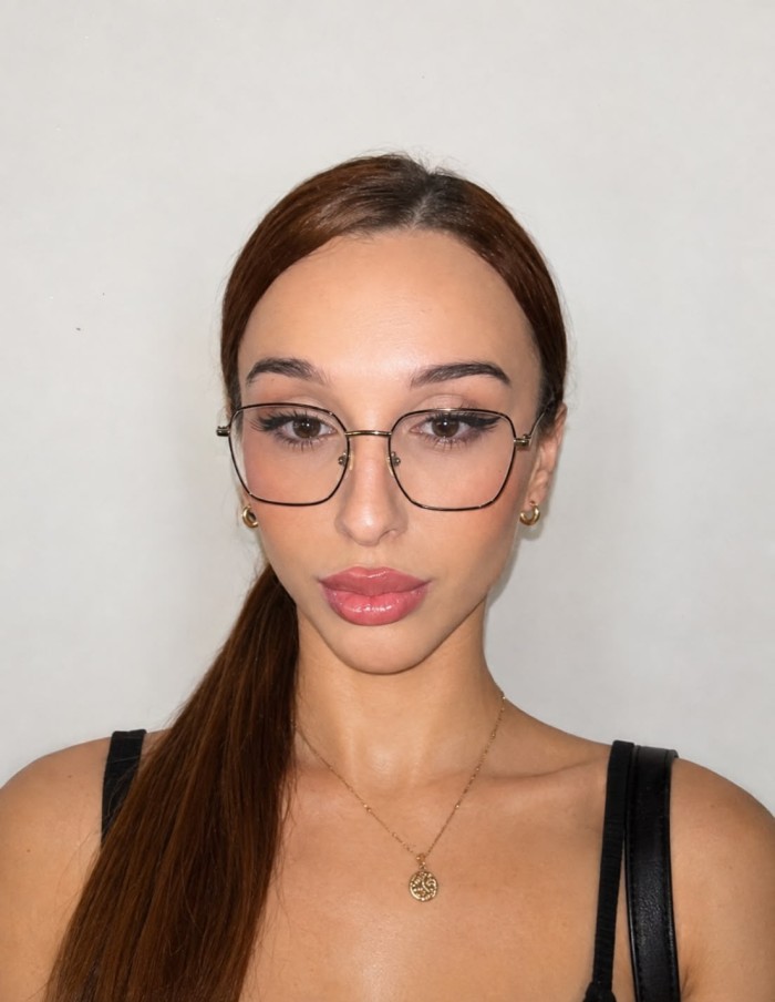 BELLA Y ELEGANTE JOVENCITA ESPAÑOLA SUPER VERSATIL