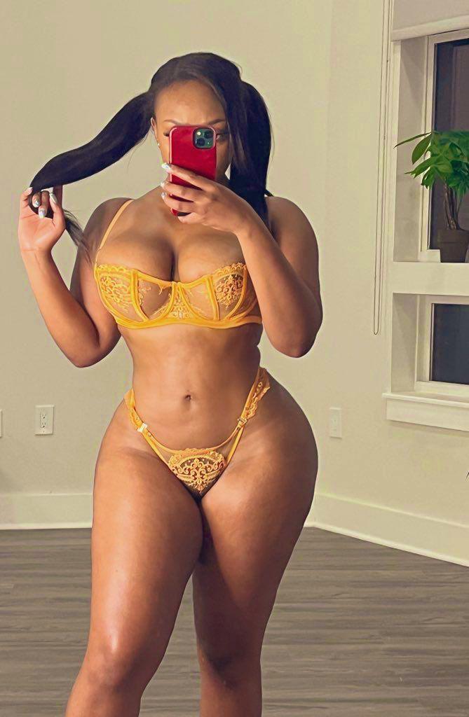 ARDIENTE SENSUAL COMPLACIENTE DESEOSA DE SEXO
