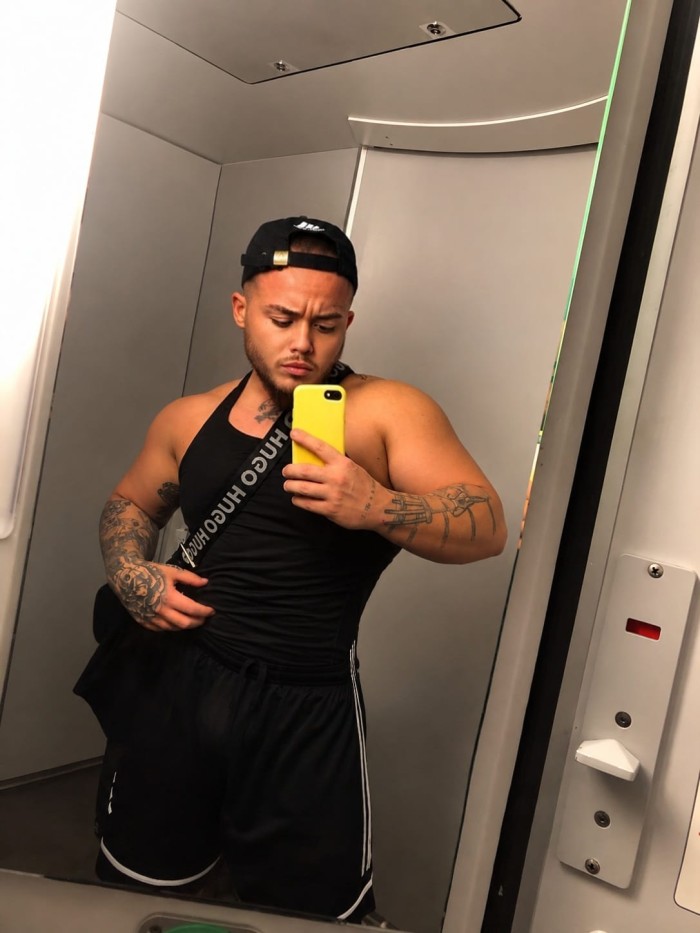 CHICO TRANS CACHONDO CON GANAS DE FOLLAR A TOPE