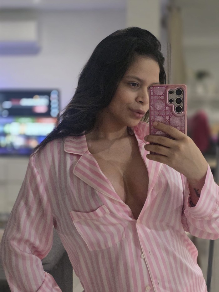 MÍA VENEZOLANA JOVEN ANGELICAL ARDIENTE