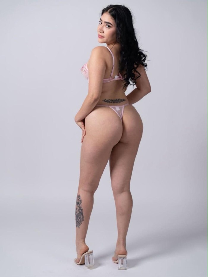 EN DELICIAS MULTIORGASMICA CON GANAS DE SEXO INTENSO