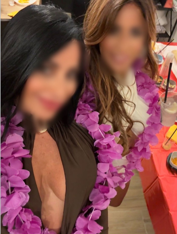 MICHELLE & BARBIE — MASAJE A 4 MANOS EN RIBADEO