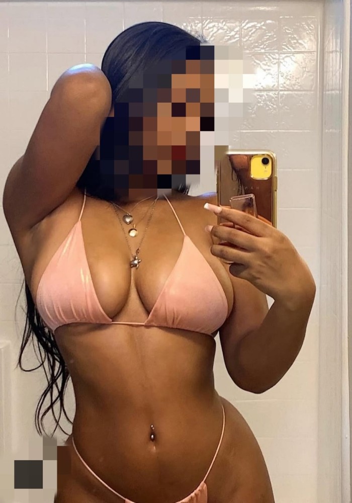RICA MORENA MUY ZORRA CON GANAS DE PASARLA BIEN