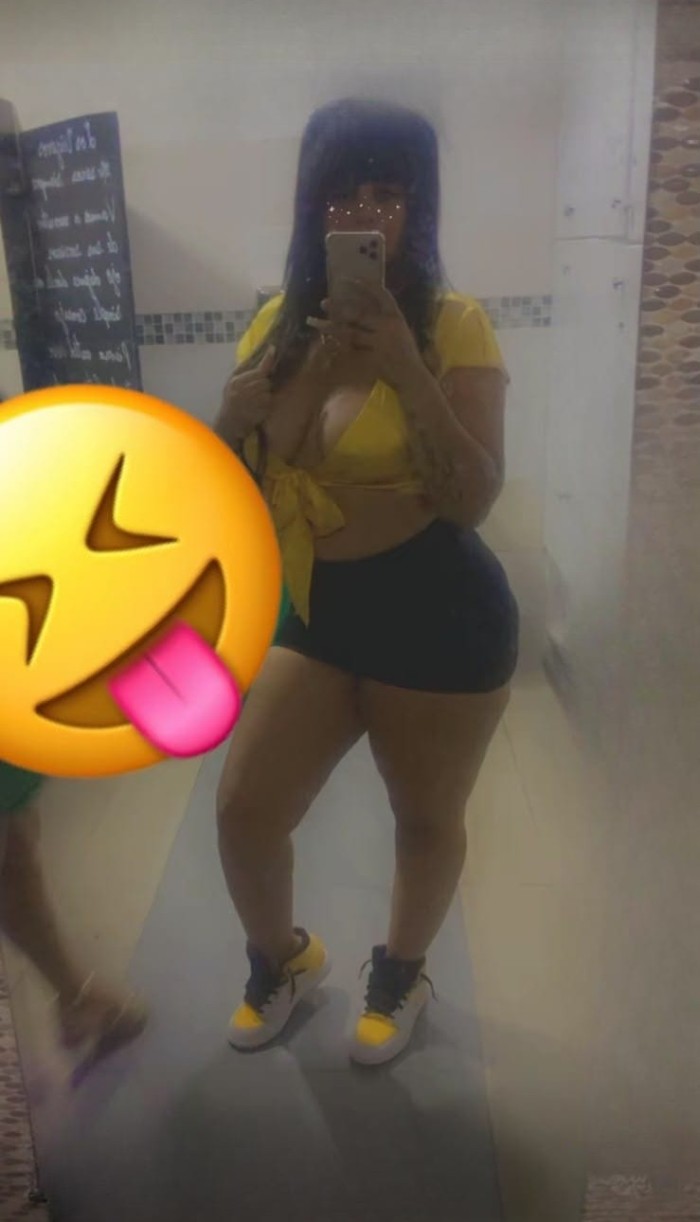 EN PONFERRADA  VENEZOLANA DESEO QUE ME COMAS DURO