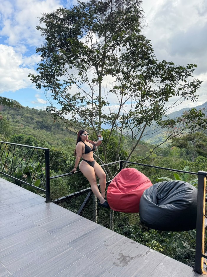 RICA EXQUICITA VEN A COMERME ENGUZMAN DE ALFARACHE