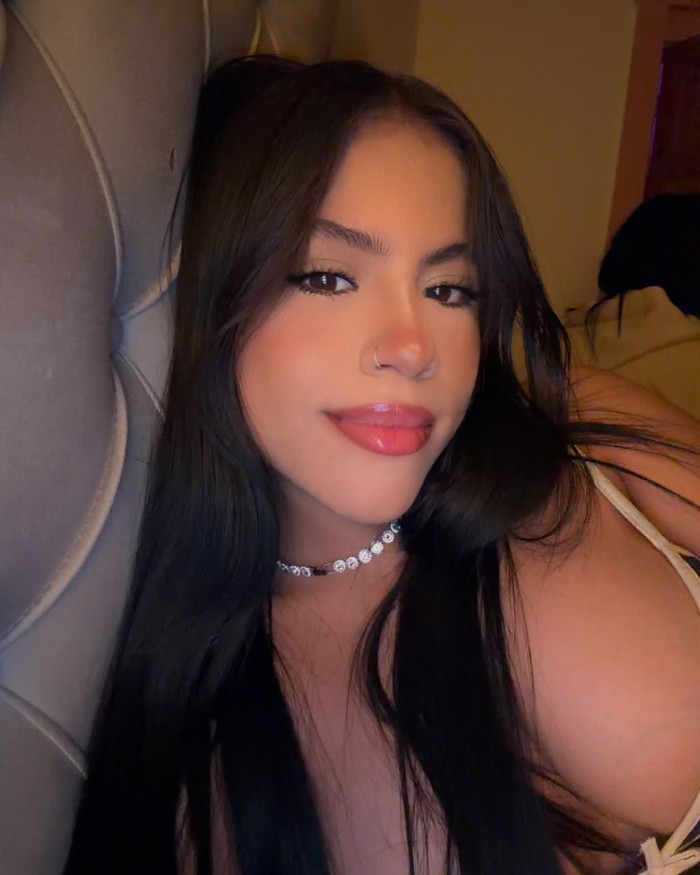 Mía jovencita y exquisita morena