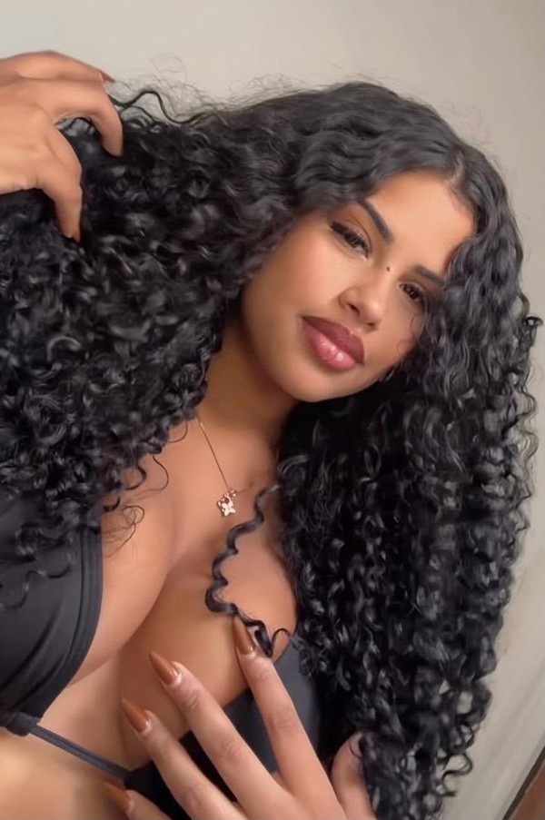 Jovencita guapisima super morbosa 23años