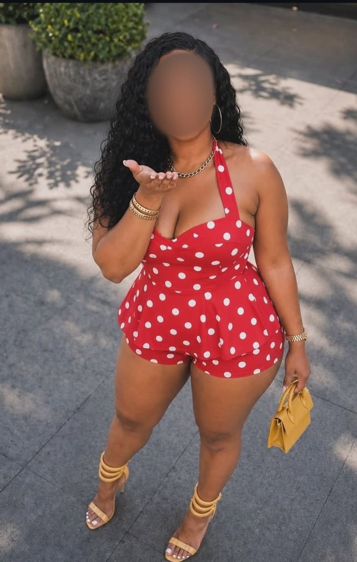 PRECIOSA JOVENCITA MORENAZA FIESTERA ARDIENTE