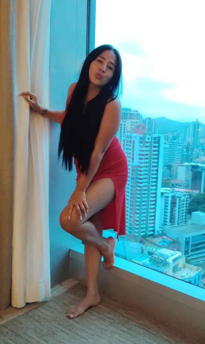 LINDA, SEXY PERO MUY CACHONDA ESPERANDO POR TI