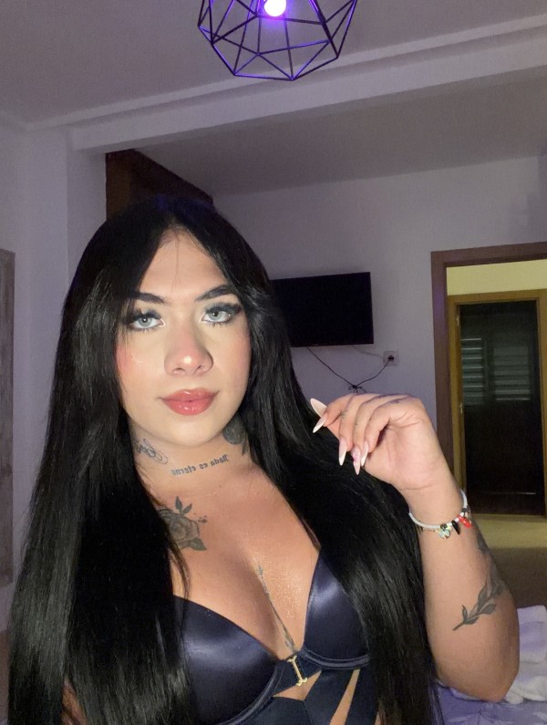 Shanel chica trans extrovertida y muy coqueta