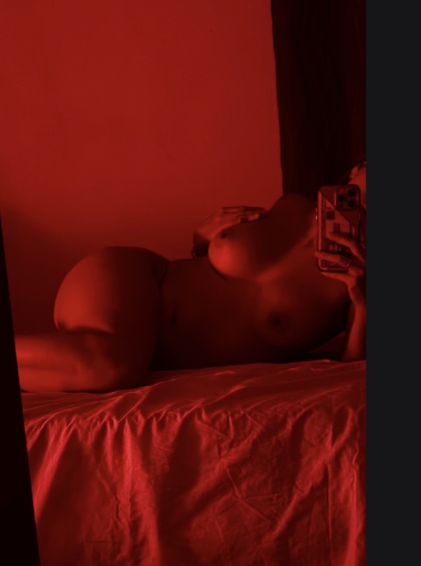 PELIRROJA, ATREVIDA Y CON MUCHO MORBO