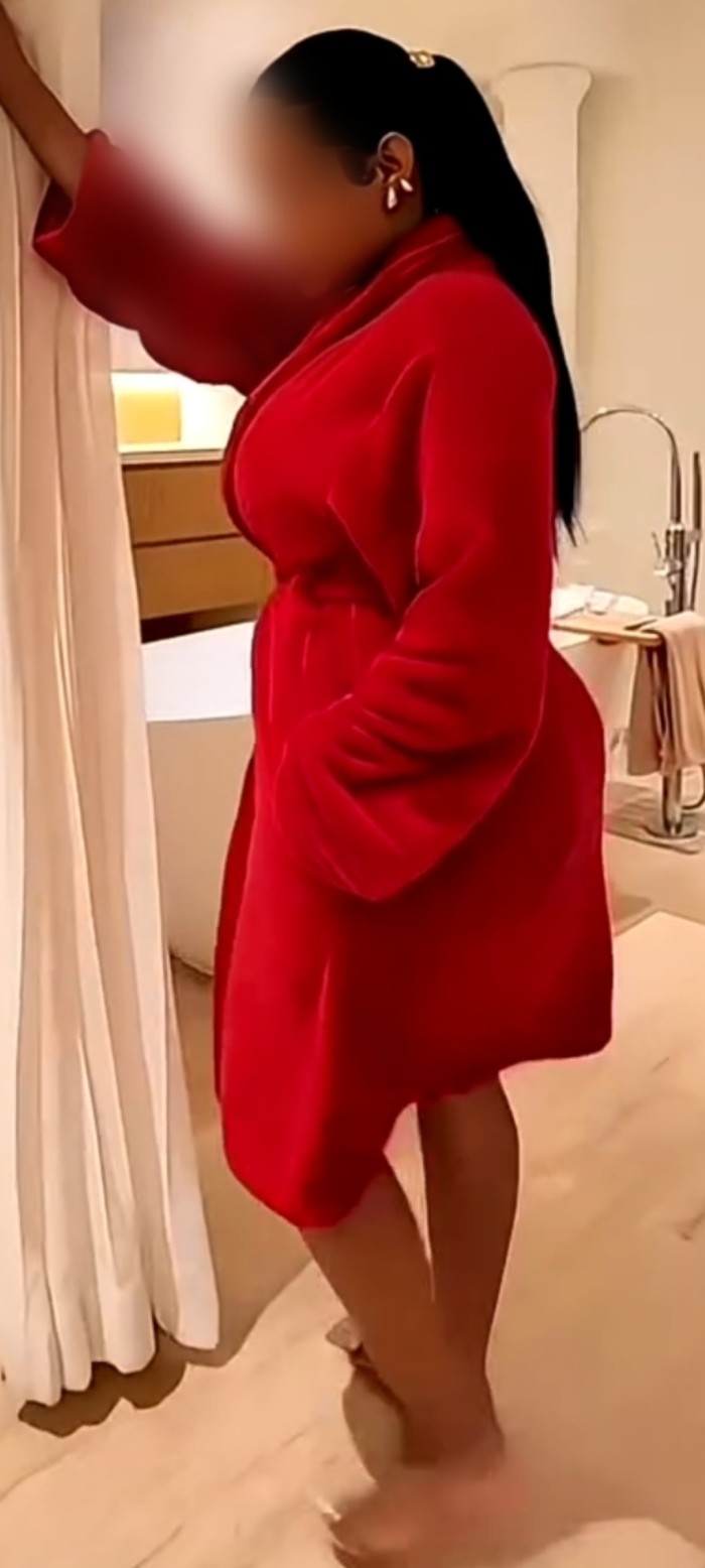 Discreta elegante trato cercano