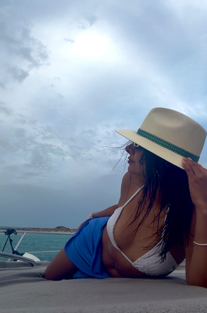 EN PLAYA DE EN BOSSA BOMBA DE SEXO FIESTA ESCORT