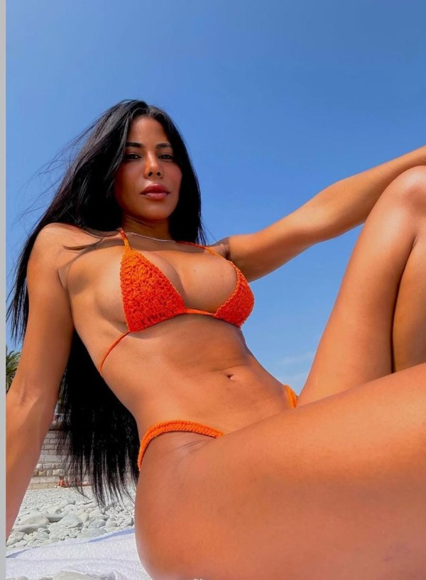 DELICIOSA ENTREGADA LUJURIOSA COMPLACIENTE