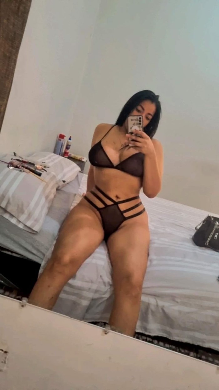 ARDIENTE SENSUAL APASIONADA COMEME DURO