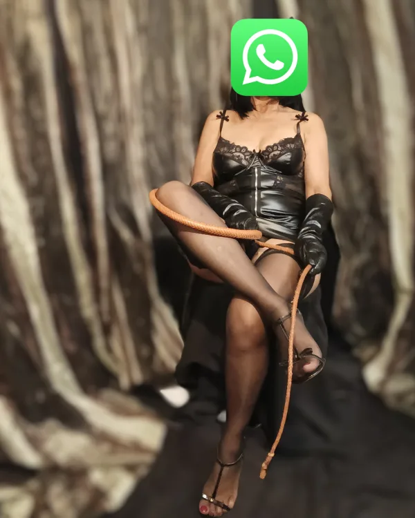 Dominación de Élite | Autoridad, Elegancia y Discreción BDSM
