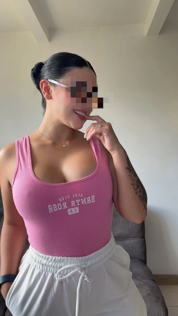 LAURA,CARIÑOSA BESUCONA COMPLETA MORBOSA WHATSAPP